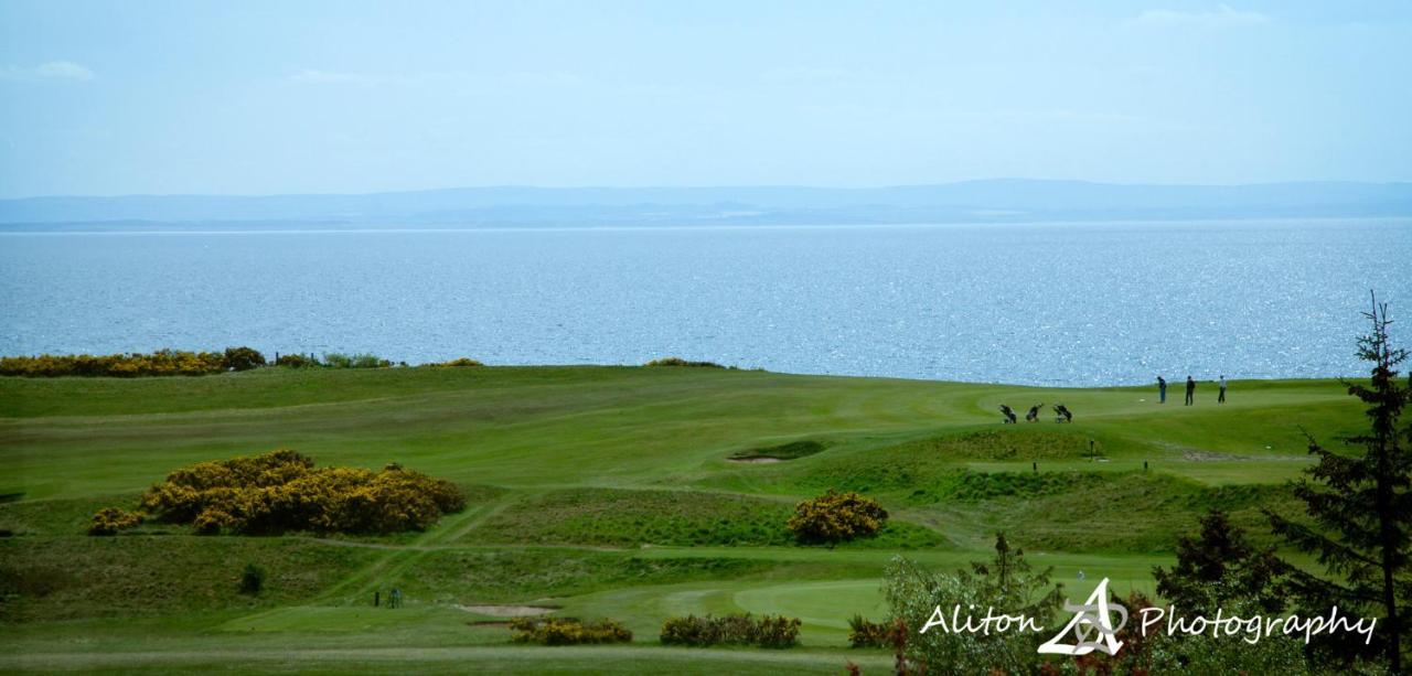 Old Manor Hotel Lundin Links Luaran gambar