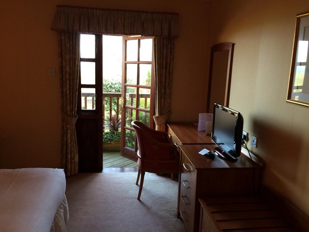 Old Manor Hotel Lundin Links Luaran gambar