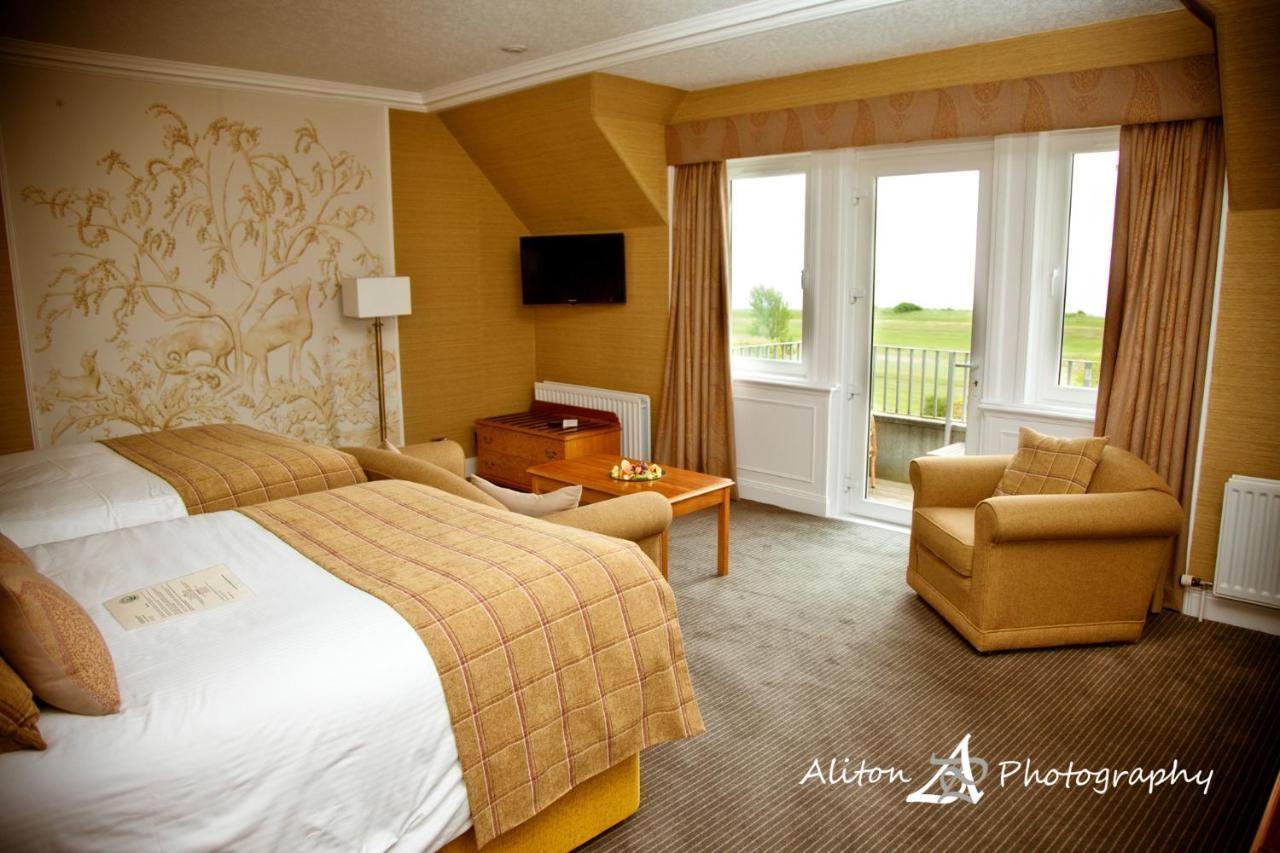 Old Manor Hotel Lundin Links Luaran gambar