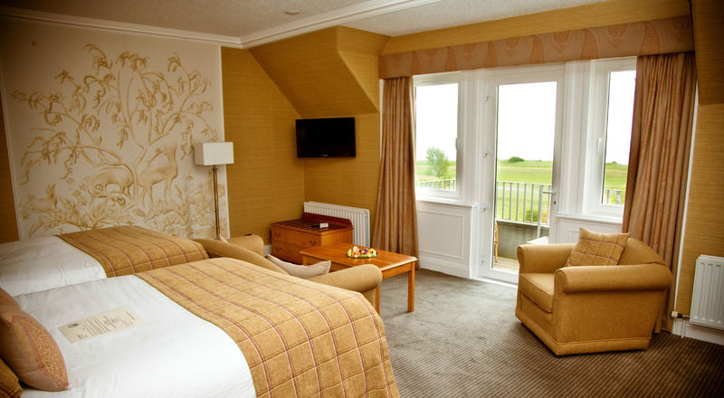 Old Manor Hotel Lundin Links Luaran gambar